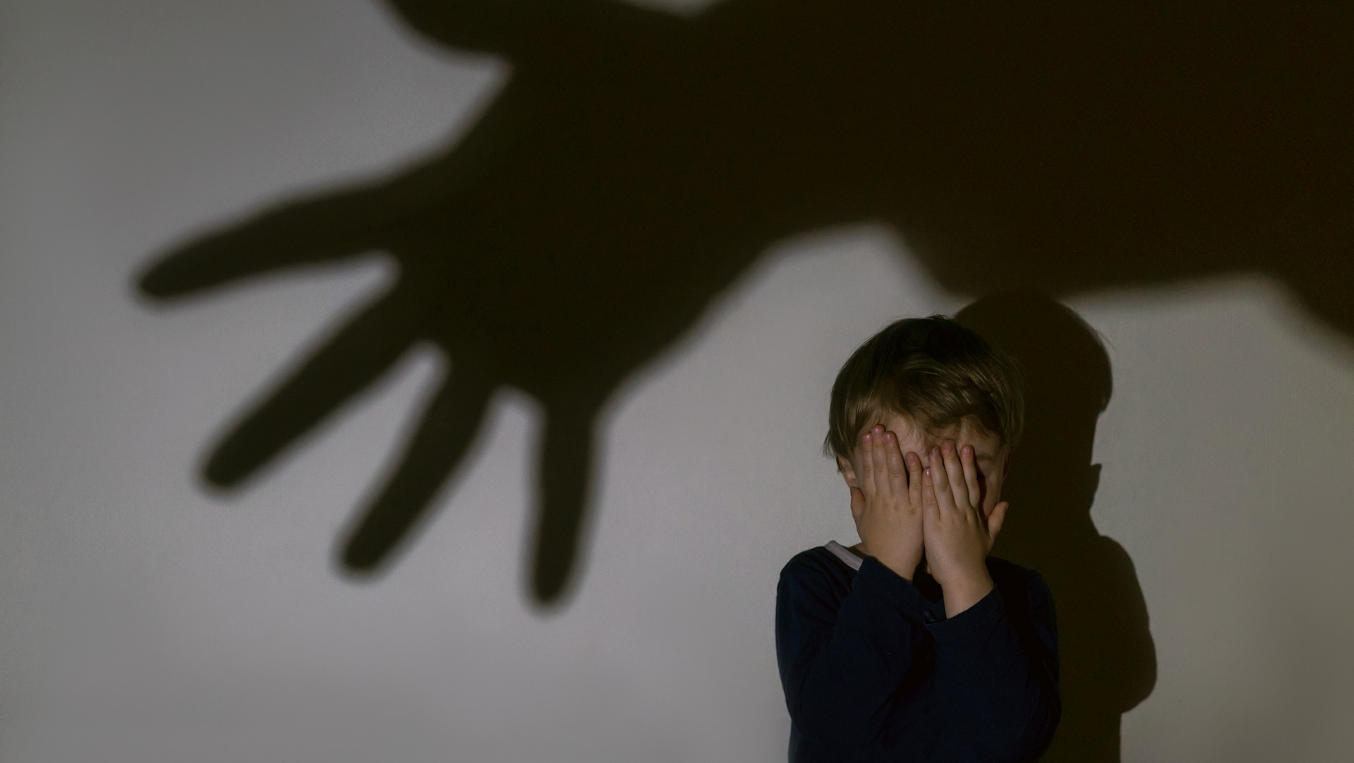 découvrez les enjeux liés aux risques pour les enfants et comment les prévenir. apprenez à protéger vos petits des dangers quotidiens en adoptant des comportements et des mesures de sécurité appropriés.