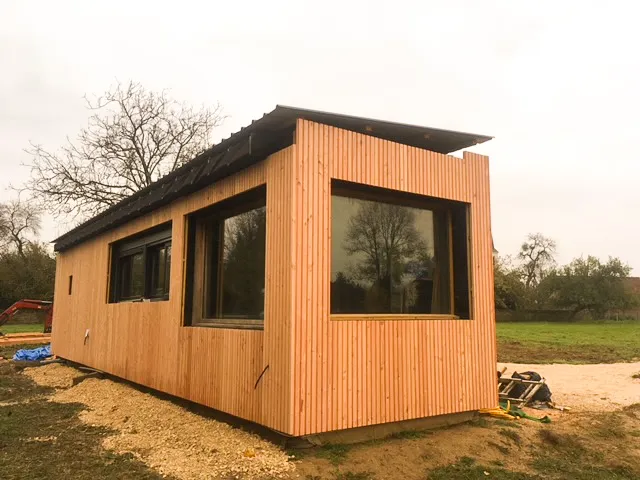 Le solaire pour maisons container : compatible ? découvrez comment les maisons conteneurs intégrant des solutions solaires offrent une alternative écologique et innovante pour un habitat durable. explorez les avantages, les designs modernes et les possibilités énergétiques de ces constructions respectueuses de l'environnement.