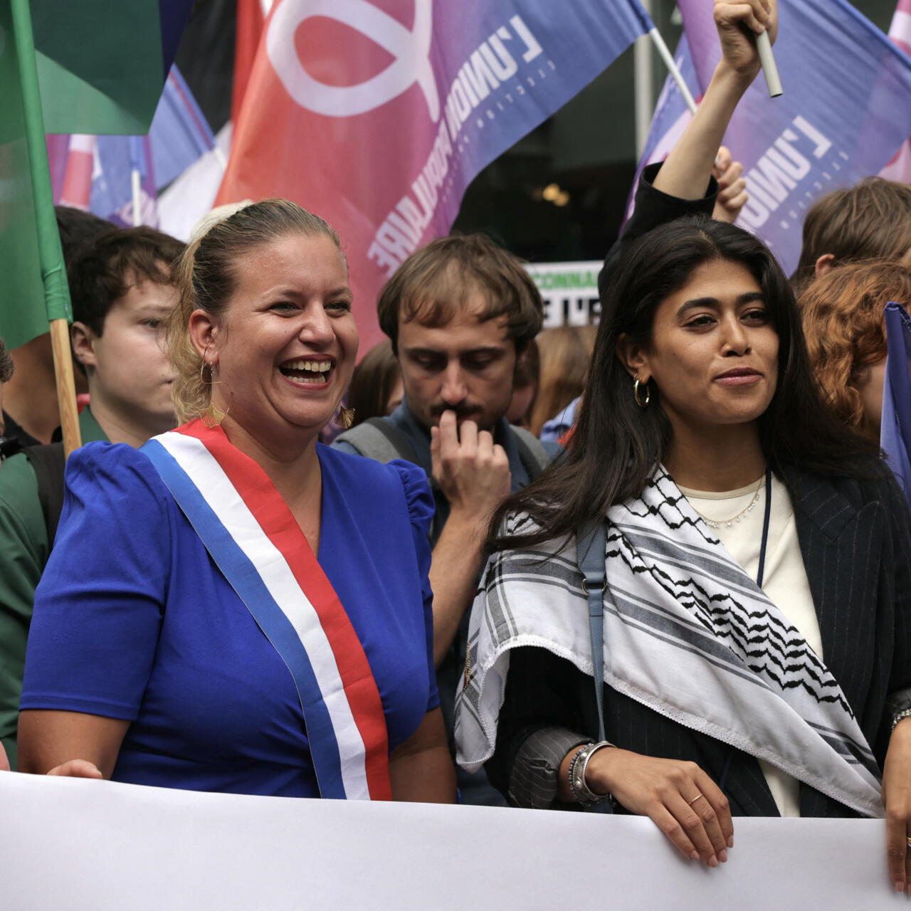 analyse approfondie du terrorisme en france par l'ifri, explorant les causes, les défis et les réponses politiques pour renforcer la sécurité nationale.