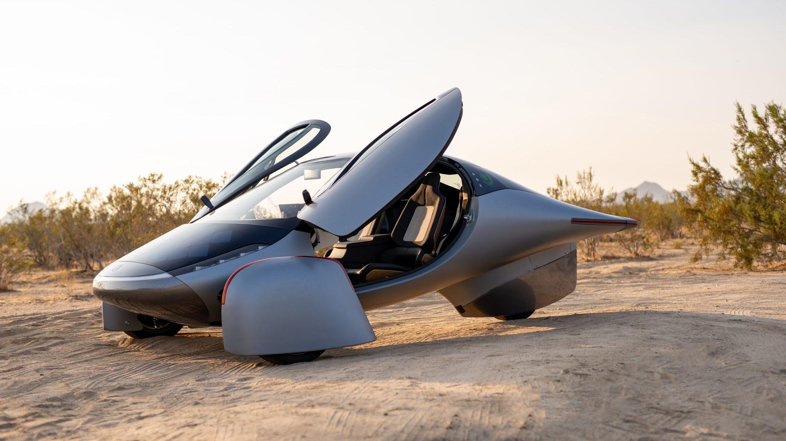 découvrez les dernières avancées en voitures électriques, les records impressionnants du secteur, et l'innovation des panneaux solaires lunaires pour un avenir durable.