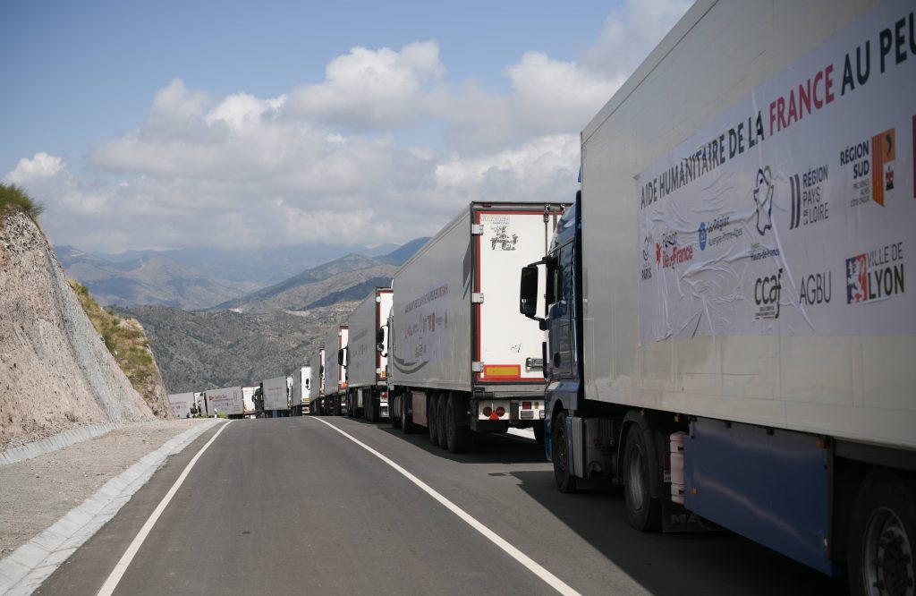 découvrez l'engagement des élus français dans le convoi humanitaire destiné au haut-karabakh, une initiative cruciale face à la situation tendue avec l'azerbaïdjan.