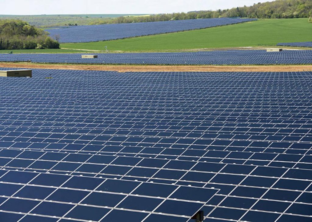 découvrez les enjeux et les menaces qui pèsent sur les centrales photovoltaïques, leur impact environnemental et les défis pour leur développement durable.